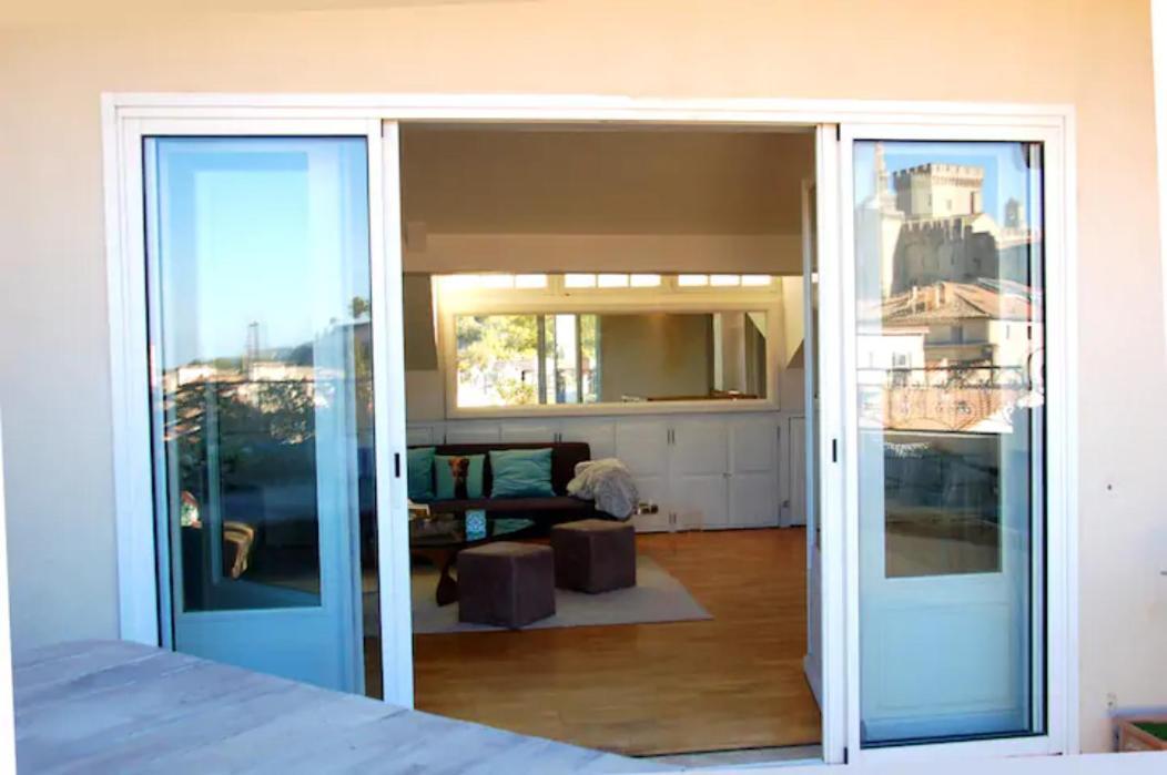 MAGNIFIQUE APPARTEMENT DE CHARME AVEC VUE SUR LE PALAIS DES PAPES À AVIGNON WiFI GRATUIT Extérieur photo